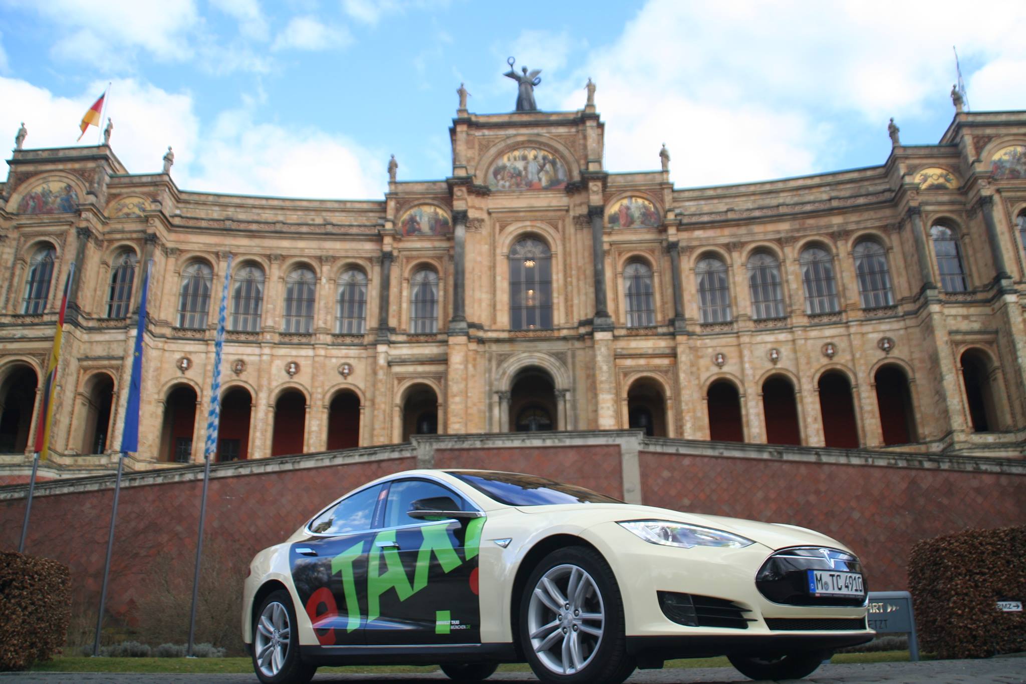 2_tesla-landtag.jpg